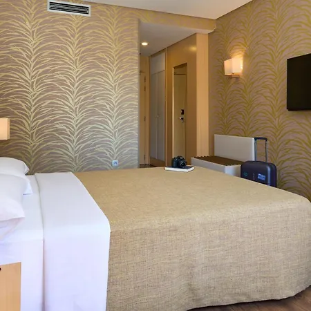 Hotel Macia Donana 4*